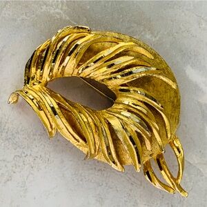 BSK Brushed Gold Swirled Feather Statement Brooch Estate